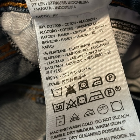 Levi's Women's Wedgie Icon Fit Jeans - Picture 11 of 11